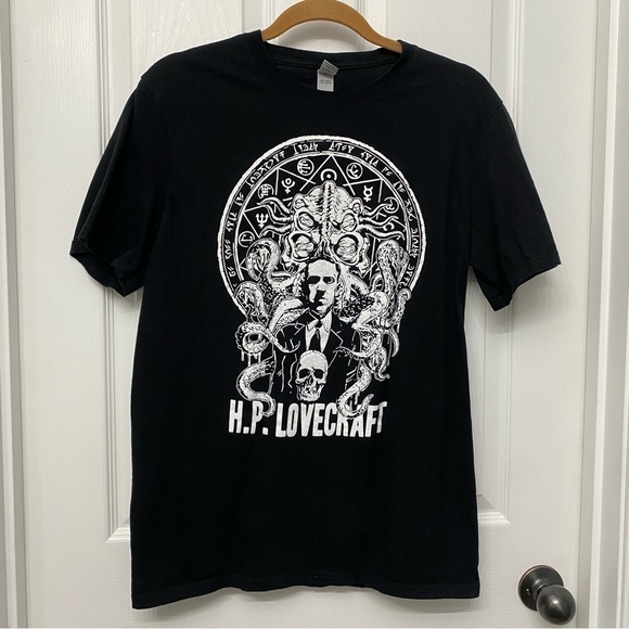 🔥 5/$25 HP Lovecraft Mens Graphic Tee Medium - Picture 1 of 12